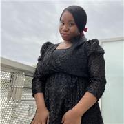 Je suis mozambicaine, lusophones native et actuellement je fais un Master M1 études lusophones